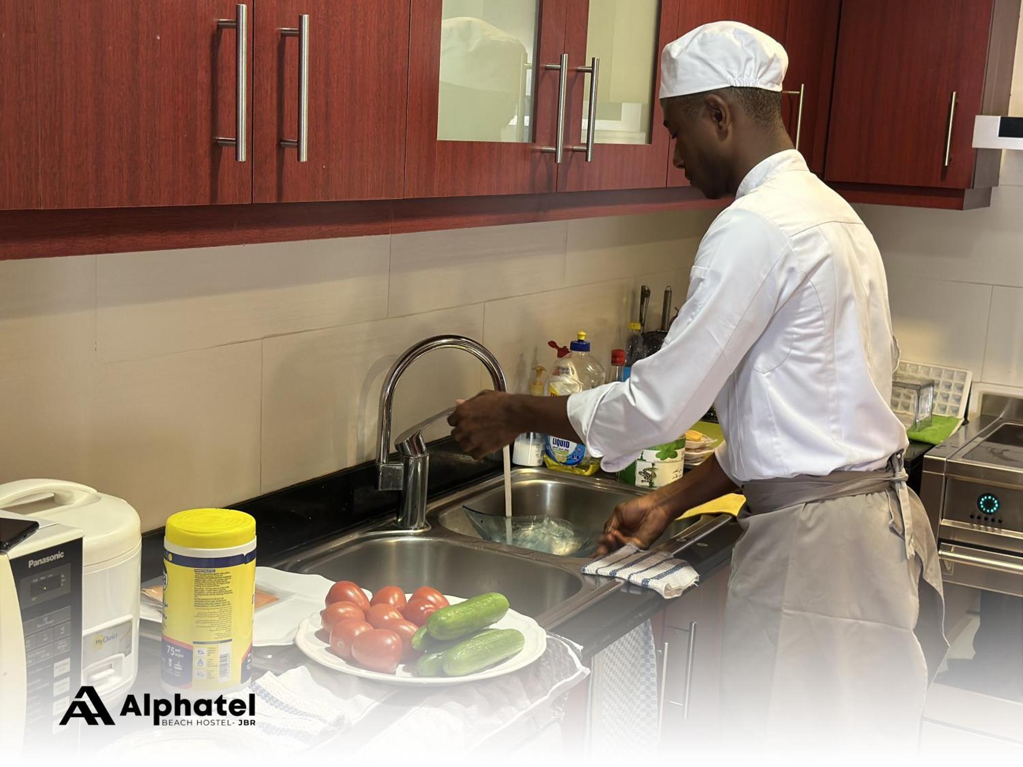دبي Alphatel Beach Hostel Jbr المظهر الخارجي الصورة