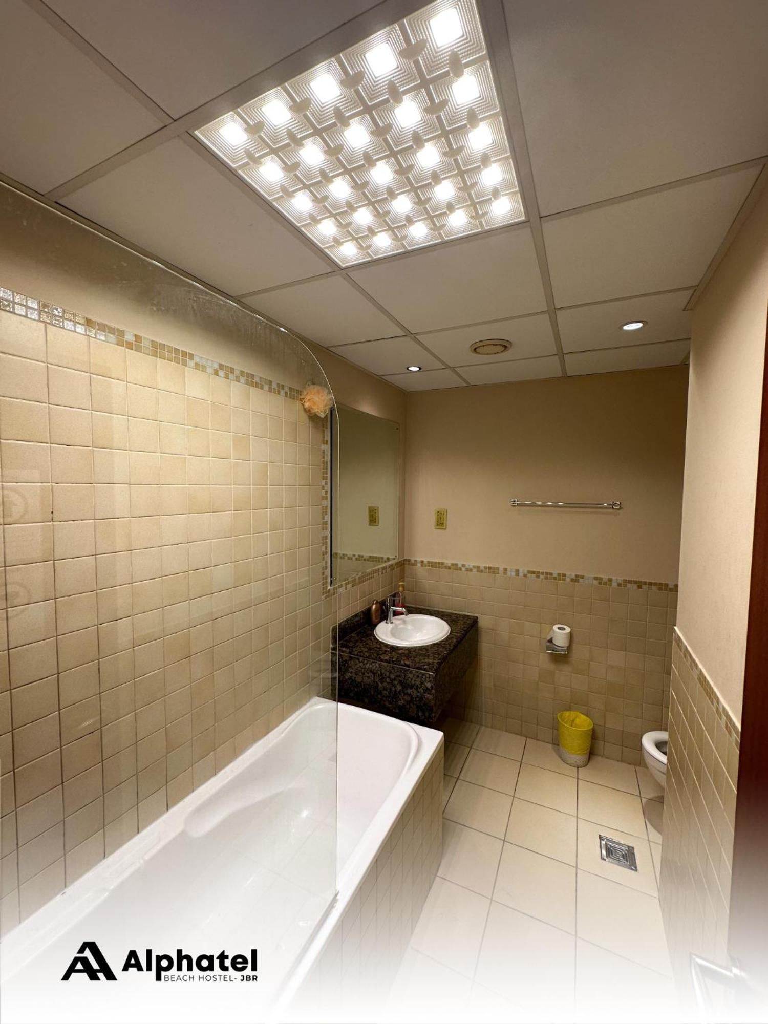 دبي Alphatel Beach Hostel Jbr المظهر الخارجي الصورة